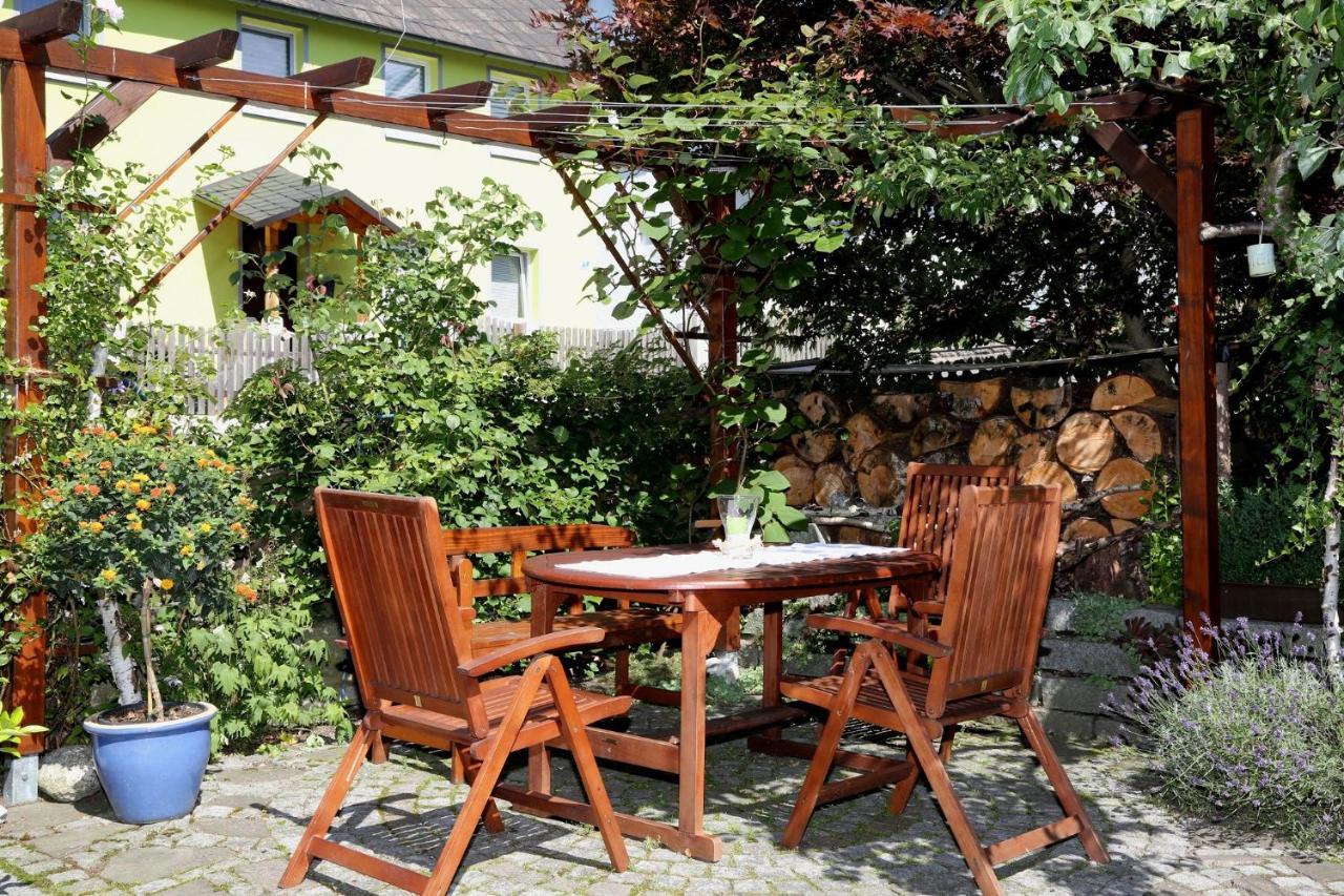 Am Eisenbühl Apartment *